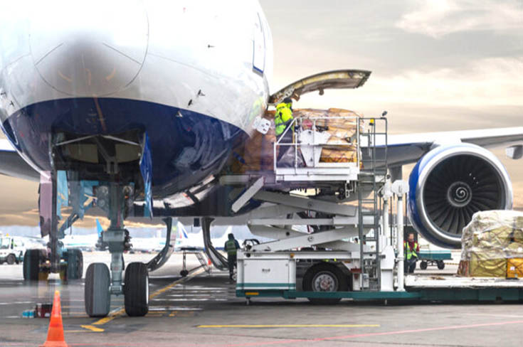 Compared with other freight forwarders, MOOV provides you with customized air freight services